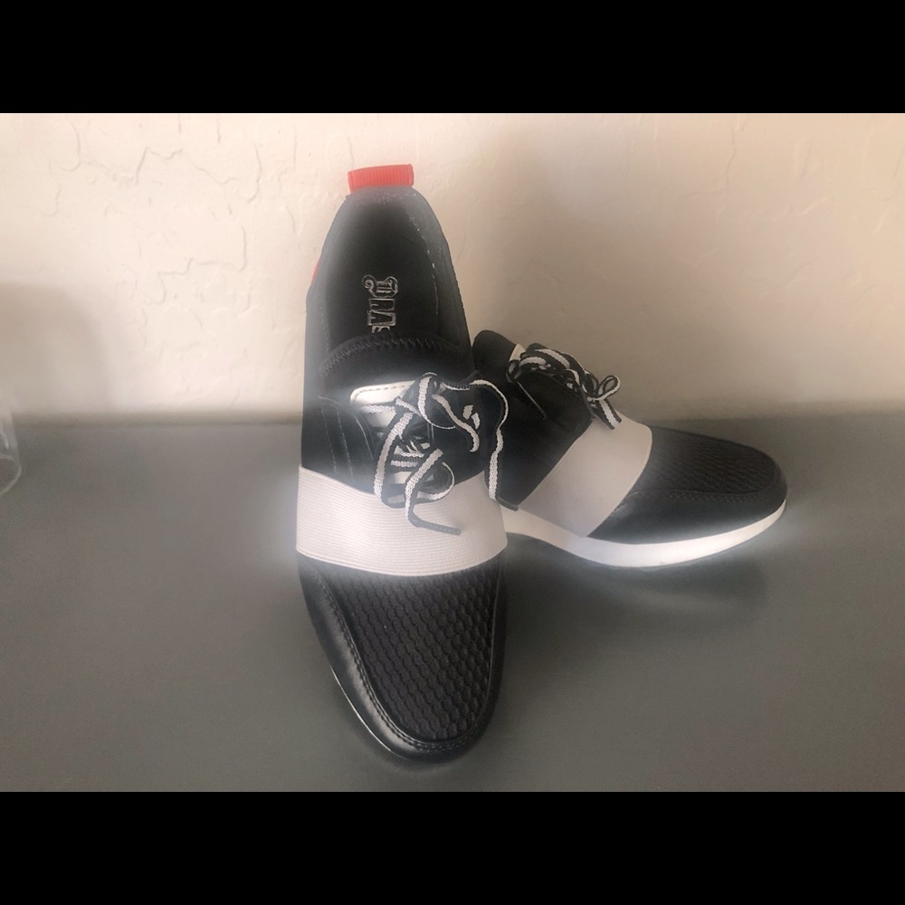 Women’s shoes